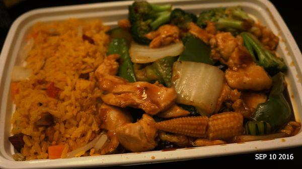 Hunan Chicken Combo Dinner