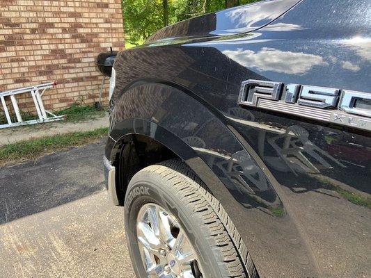 picture 6 of 7.  nice black truck all scratched up, owner never contacted me, I will never use this car wash again, I use to like it.  NOT!!