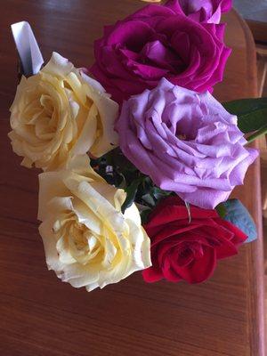 Count on Bachmans for fresh flowers! These roses are a week old and still going strong. Bring some home for your beautiful wife. ;)