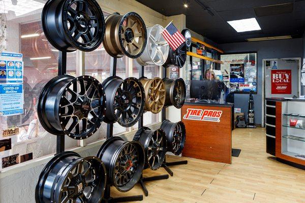 Custom wheels in Simi Valley, CA.