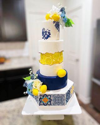 Cakes by Tori Elizabeth   https://www.cakesbytorielizabeth.com/