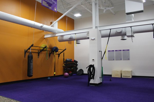 A large functional training space for TRX, box jumps, stretching and much much more!