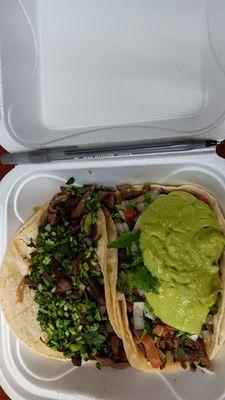 Lengua Taco 4/5 Carne Asada Taco 4.25/5 Muy Grande y Delicioso