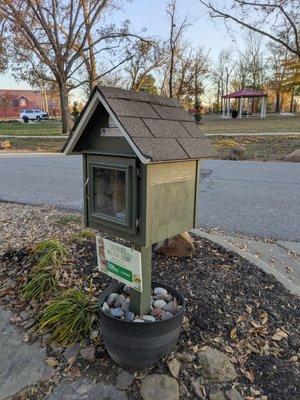 Better Homes and Gardens Real Estate Little Free Library, Bentonville