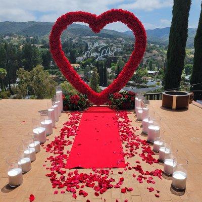 Our decoration makes a proposal ceremony luxurious and unforgettable.