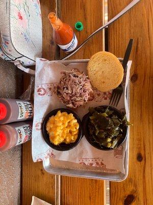 Pulled pork and two sides, let's see what the hypes about!