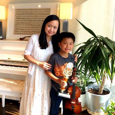 Me. Chen's student won 2nd prize of violin competition.