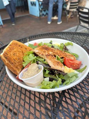 Grilled Salmon Salad