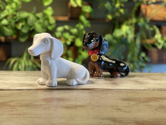 Pottery to-go dachshund