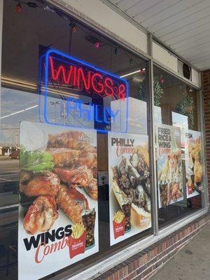 The best buffalo Wings, rice, fish, the best Philly