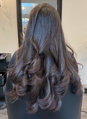 Thick, bouncy brunette blowout