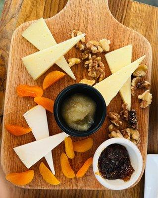 3 cheese plate