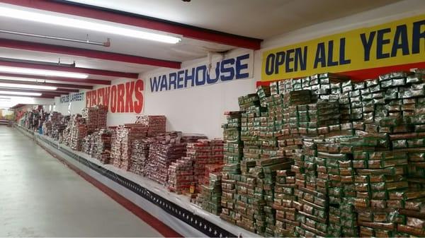 Best fireworks store ever!!! Gigantic place, amazing prices, friendly staff! Awesome!