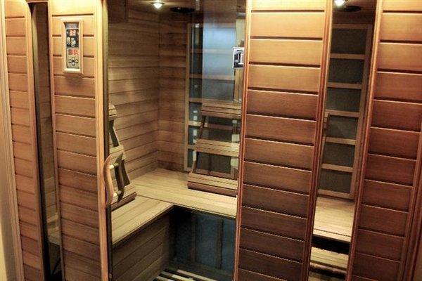 We offer Infrared Sauna that helps with: Weight Loss, Lower Blood Pressure, Skin Health, Faster Muscle Recovery, Pain Reduction & much more.