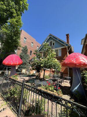 Exterior. Architect Frank Edbrooke Queen Anne from 1888! Also built and lived in 931