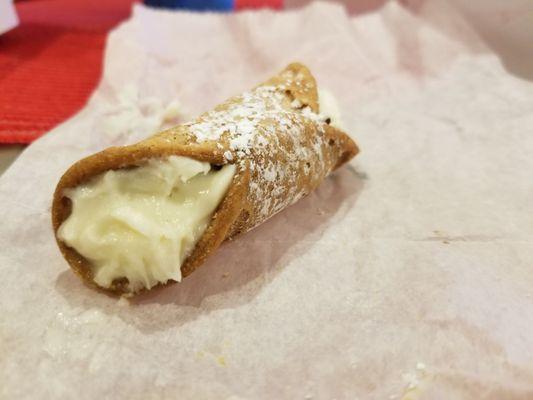 Plain cannoli