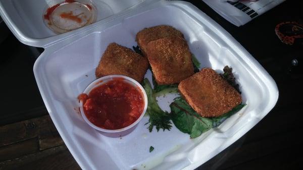 The mozzerella wedges are amazing, really thick but cooked perfectly. 5 come in the order but I ate 1 immediately