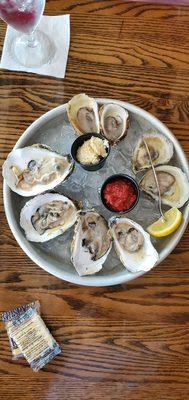 Sampling different oysters, all delicious!