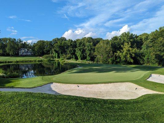 17th hole. Par 3.