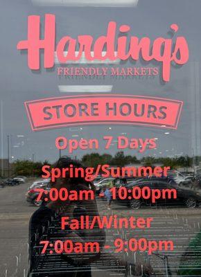 Equinox shopping hours 7 days a week.