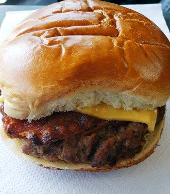 Angus bacon cheeseburger.