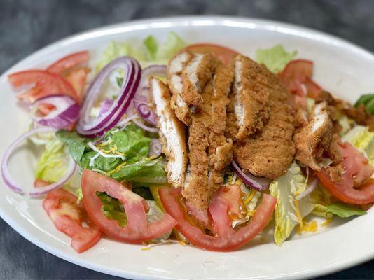 Fried chicken salad with poppy seed dressing