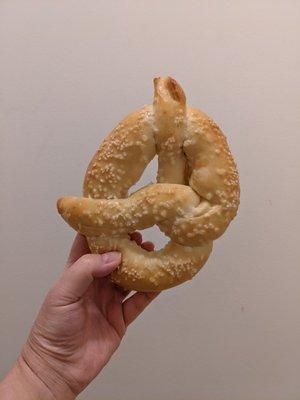 Baked pretzel is a nice snack.