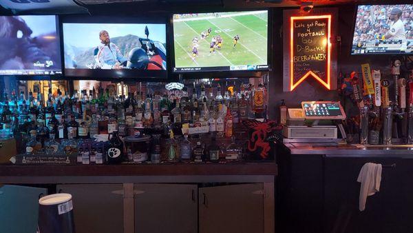 Great sports bar near downtown Prescott. Most of the bar did is named after sports teams. Good bartenders. Great place