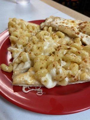 Mac and Cheese Pizza with 24 Pieces Garlic Cheesy Bread