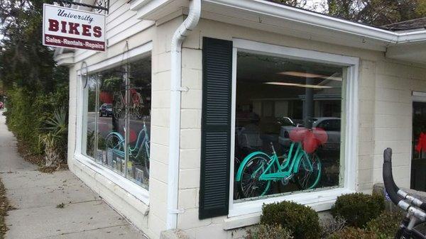 Beaufort's Happy Bike Shop!