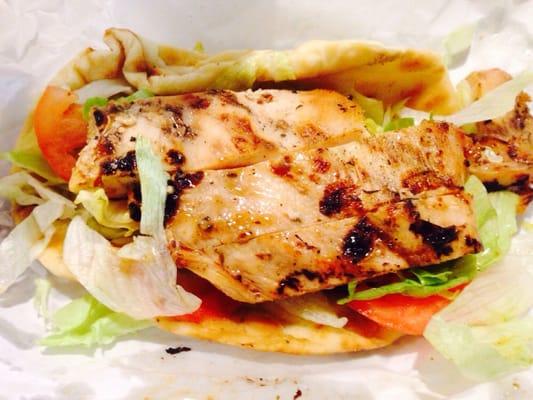 My Grilled chicken on pita w/lettuce & tomato sans mayo: very, juicy/flavorful chicky=winna, winna, chicken dinna!