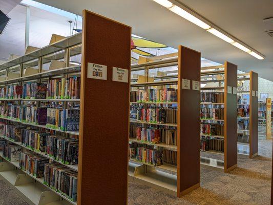 Inside Colonial Heights Library