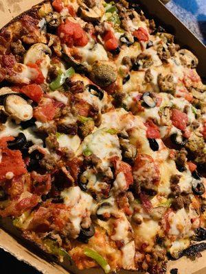 Extravaganza pan pizza