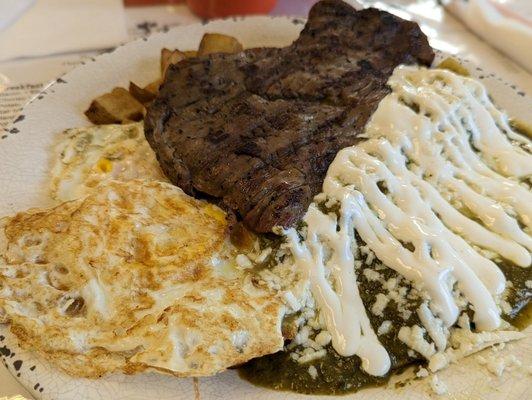 Hanger steak with eggs