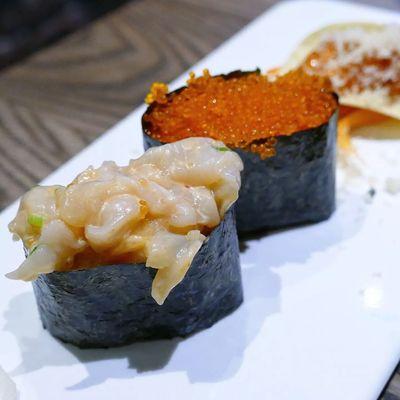 Gunkan-maki: Spicy Scallop & Masago