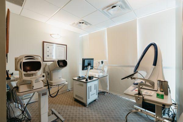 Our advanced diagnostic equipment helps us provide fast imaging and results to our patients.