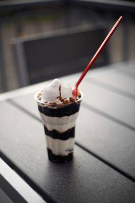 Peanut fudge parfait