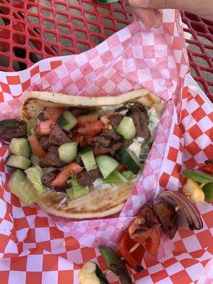 Grilled lamb pita