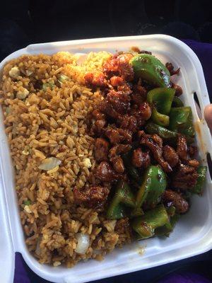 Chili chicken with green peppers combination plate