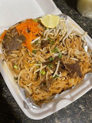 Pad Thai with beef