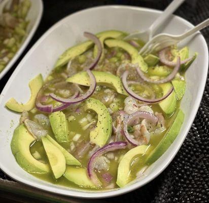 Aguachile Verde con aguacate