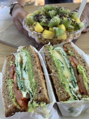 Açaí bowl  Sandwich