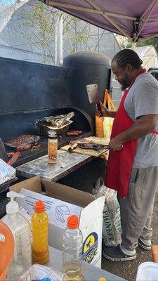 Ro chopping up ribs