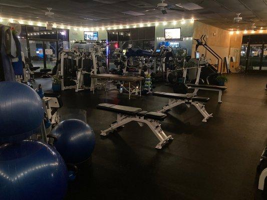 A gym that is open 24 hours a day in Los Gatos, California. Get in shape on your time. Come in at midnight or 4am. Never crowded.