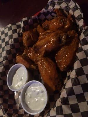 Buffalo wing app w/blue cheese, very delish