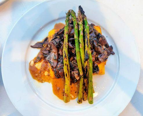 Mushroom Polenta & Grilled Asparagus @_thelastcrumb_