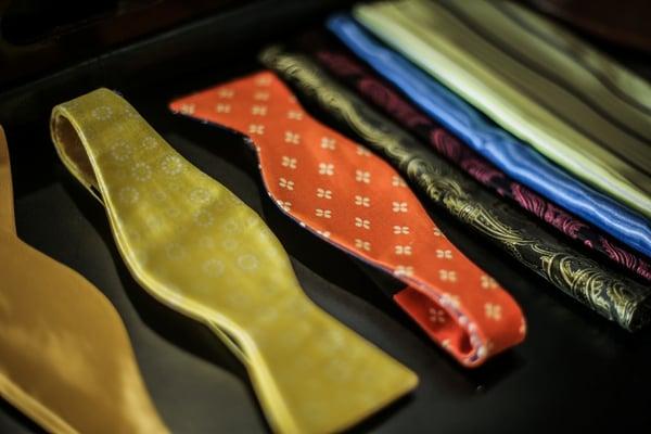 William Wilson offers a exclusive selection of accessories including cuffllinks, neck ties and handkerchiefs.