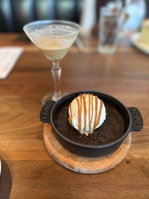 Brownie with ice cream & cookies and cream latte