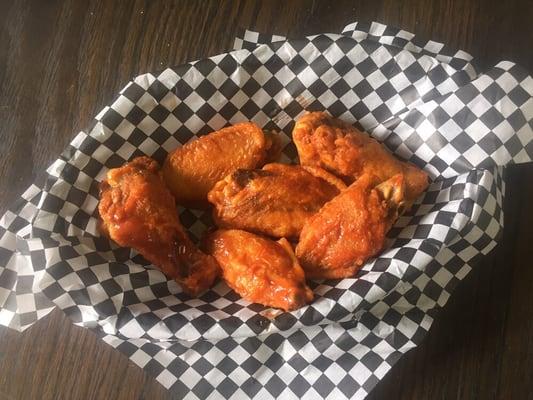 Jumbo bone in wings & boneless also. Choose mild, med, hot, fire, Lemon pepper, Carolina Reaper, buffalo bleu, or rasp chipotle!