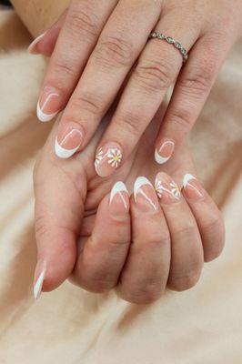 French tips with flower ascent nail